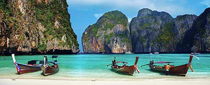 Spiaggia tropicale Maya Bay nelle Phi Phi Islands